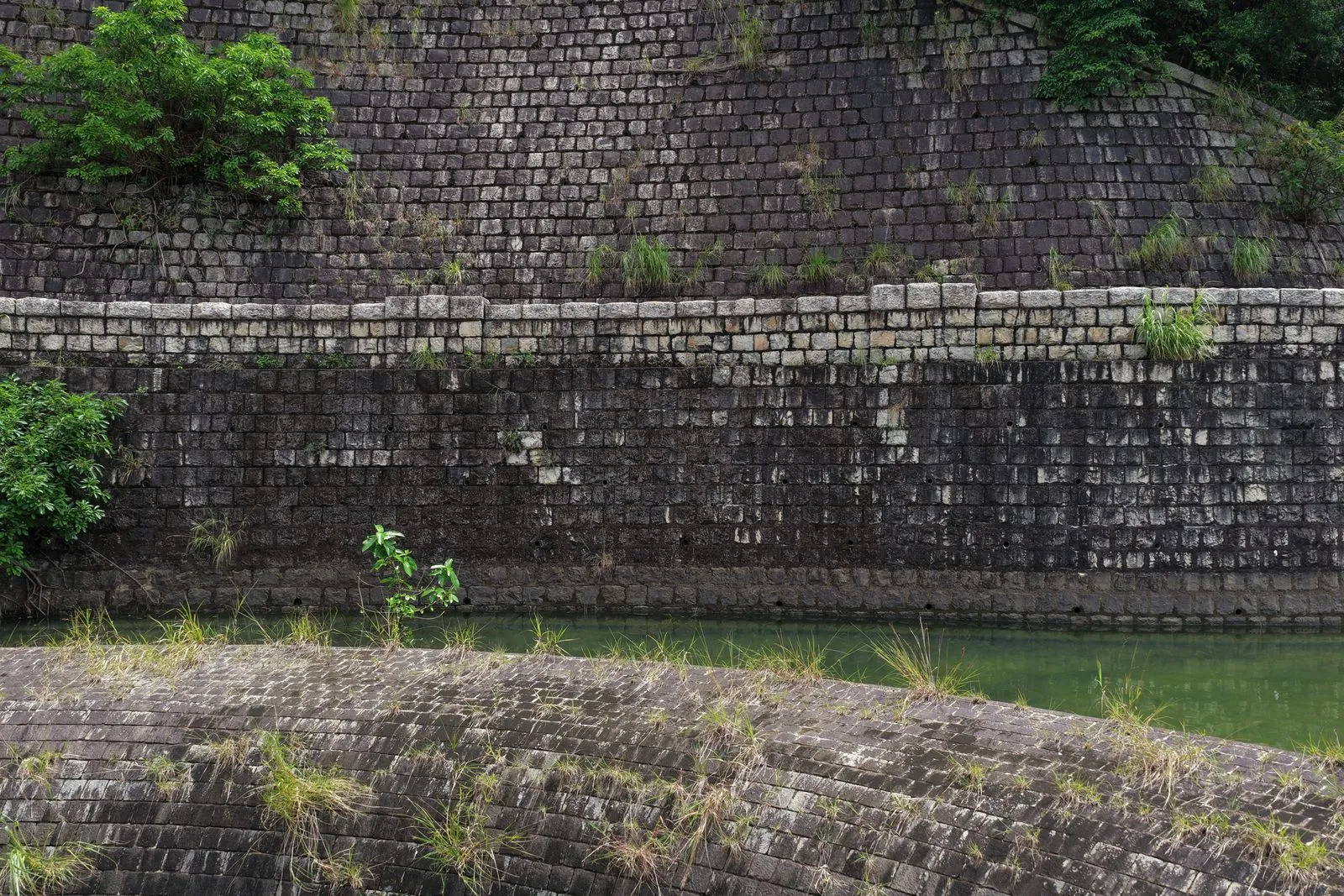 Why Drainage Matters Behind a Retaining Wall